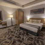 Laten Suites Al Salim Plaza