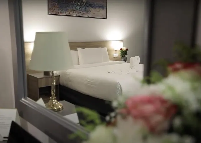 Laten Suites Al Salim Plaza